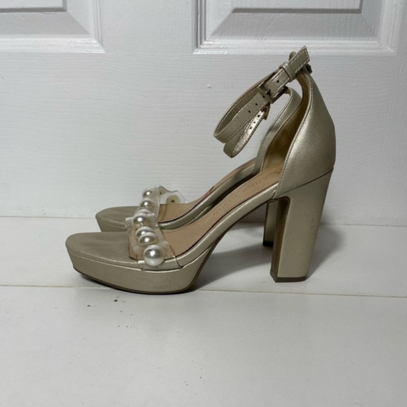 Ann Klein Pearl Accent Clear Toe Champagne Heels - Picture 3 of 11